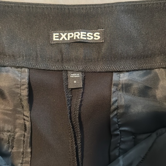 Black dress shorts. Express. Size 8. Side zip. - Picture 4 of 4
